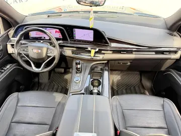 Cadillac Escalade 4WD Sport Fab.-2023 6.2 V8 426 Cp