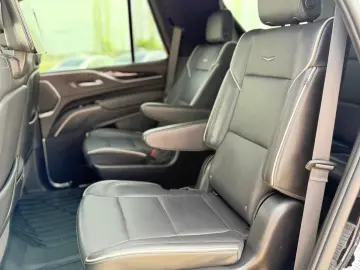 Cadillac Escalade 4WD Sport Fab.-2023 6.2 V8 426 Cp