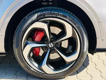 Bentley Bentayga S   Fab.- 11.2024   4.0 Benzina 559 Cp