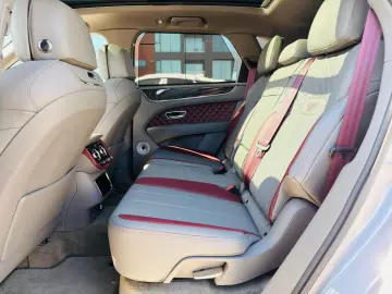 Bentley Bentayga S   Fab.- 11.2024   4.0 Benzina 559 Cp