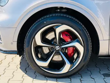 Bentley Bentayga S   Fab.- 11.2024   4.0 Benzina 559 Cp