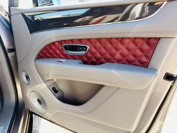 Bentley Bentayga S   Fab.- 11.2024   4.0 Benzina 559 Cp