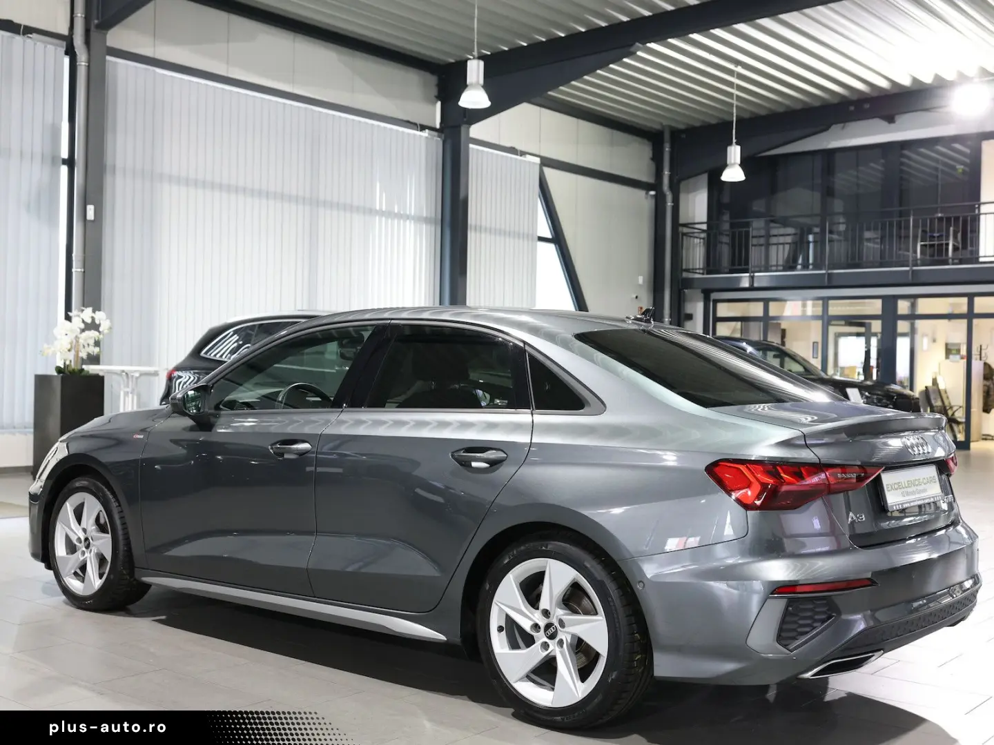 AUDI A3 LIMOUSINE 30 TFSI S-LINE MATRIX  VOLL-LEDER