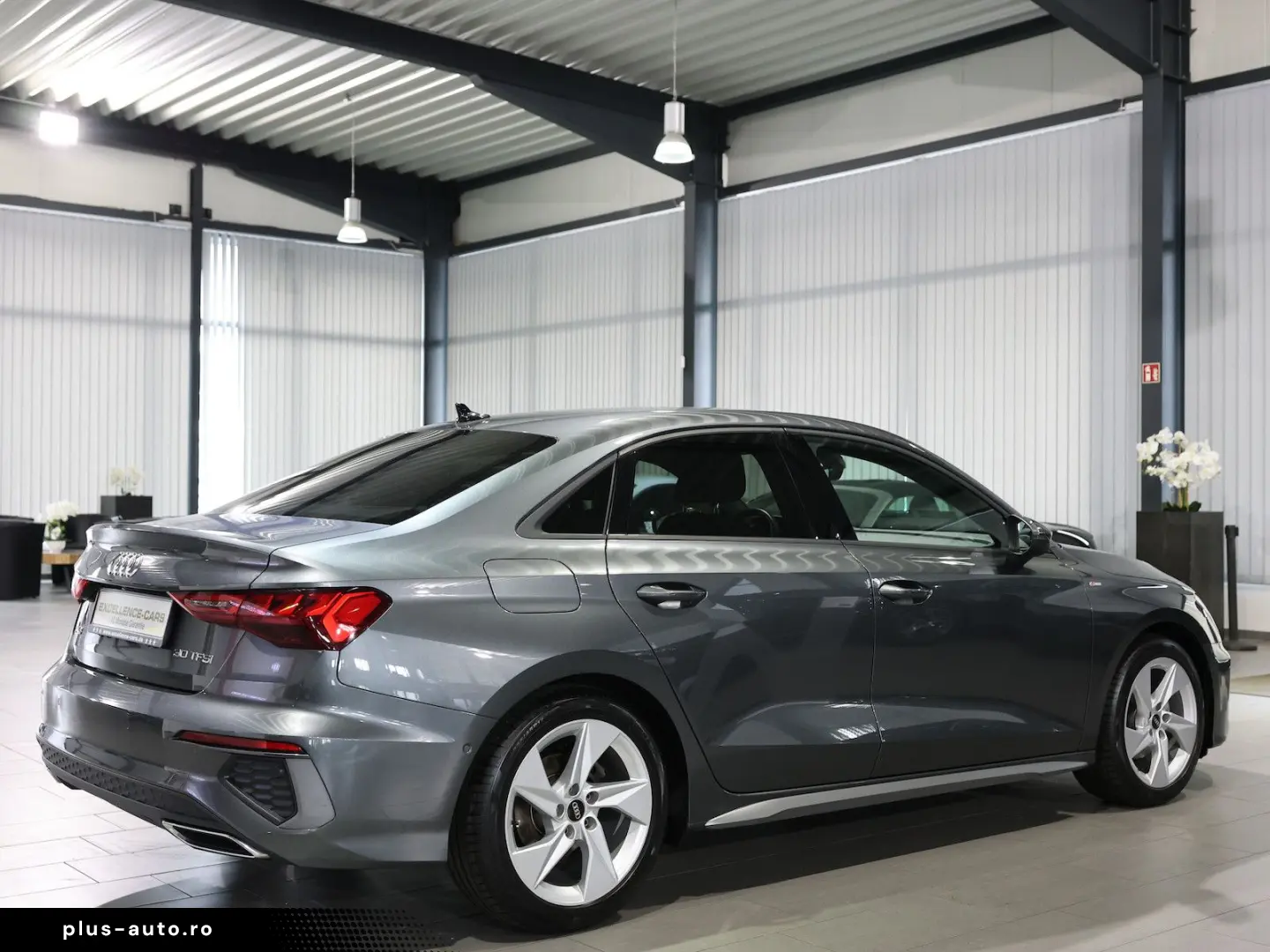 AUDI A3 LIMOUSINE 30 TFSI S-LINE MATRIX  VOLL-LEDER