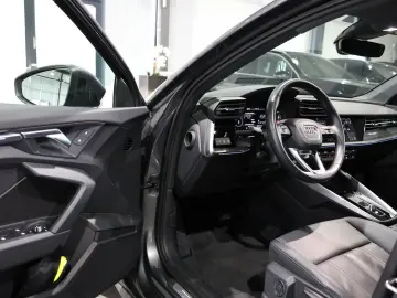 AUDI A3 LIMOUSINE 30 TFSI S-LINE MATRIX  VOLL-LEDER