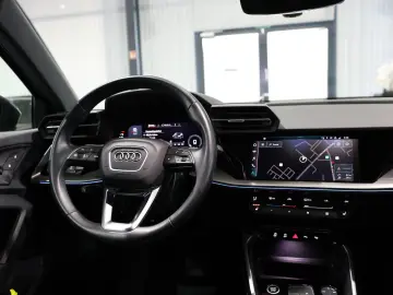 AUDI A3 LIMOUSINE 30 TFSI S-LINE MATRIX  VOLL-LEDER