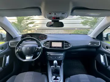 Peugeot 308 2018 110.000km Lane assist Rate Garantie