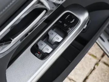 MERCEDES-BENZ GLC 300 4M AMG