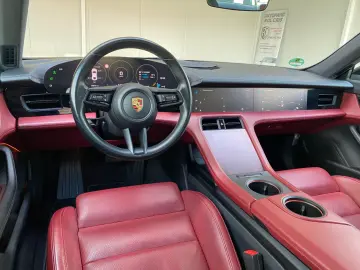 Porsche Taycan 4S