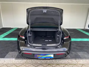 Porsche Taycan 4S