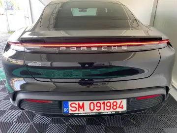 Porsche Taycan 4S