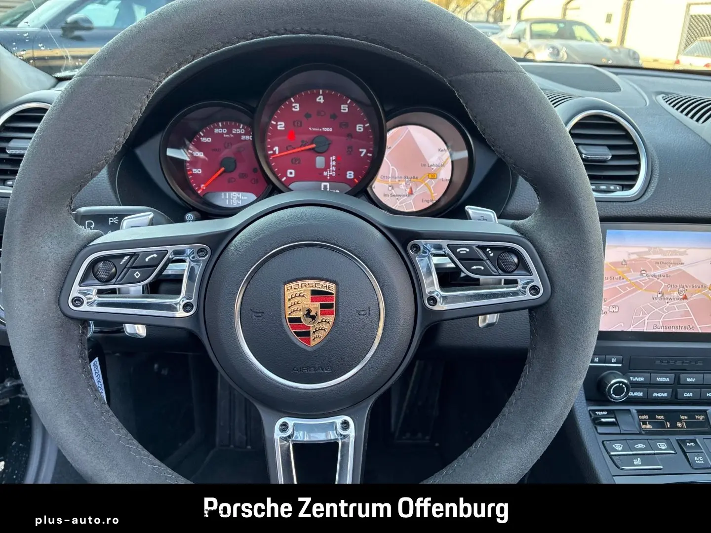 PORSCHE Boxster 718 El. Verdeck Navi Bose Bi-Xenon Sitzh
