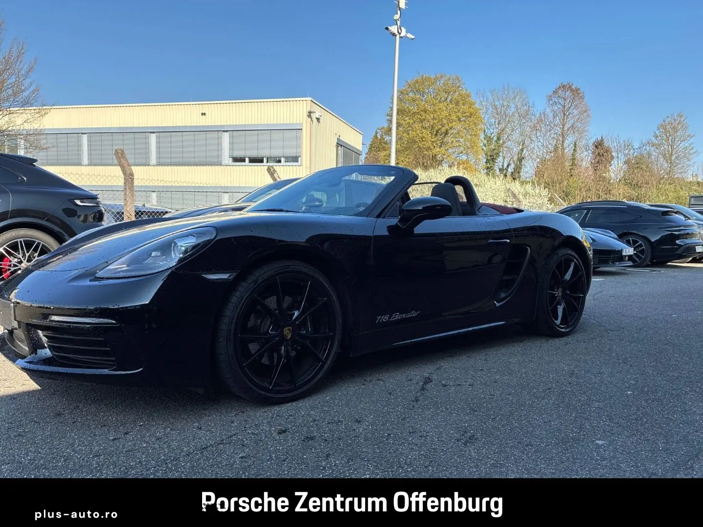 PORSCHE Boxster 718 El. Verdeck Navi Bose Bi-Xenon Sitzh