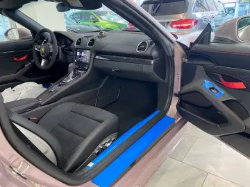 Porsche Boxster 718 Boxster Spyder 2.0 !