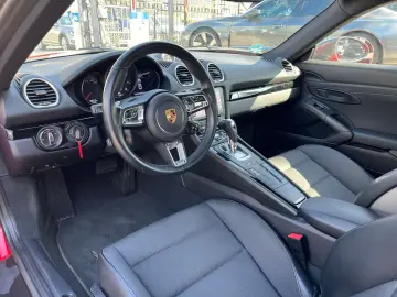 PORSCHE 718 Cayman T 220KW Automatik