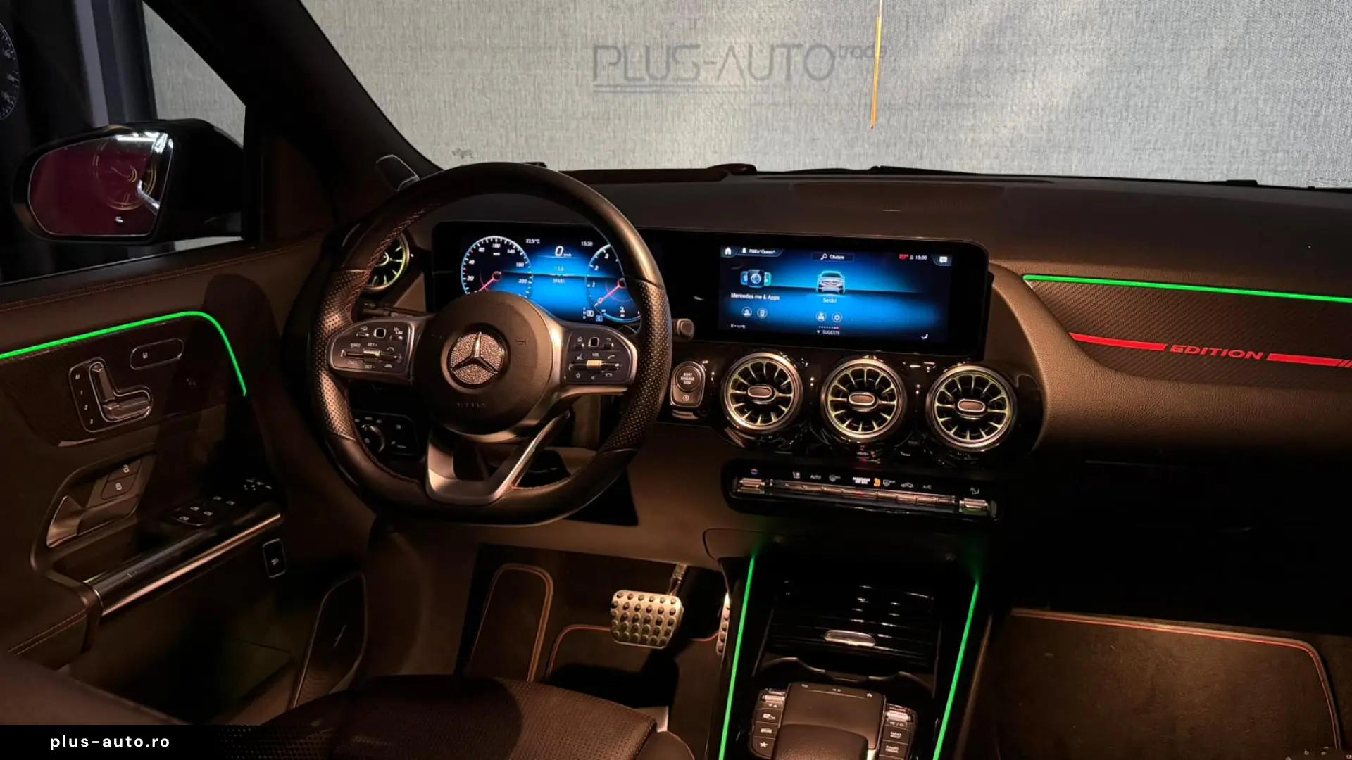 Mercedes Benz GLA 250 4Matic First Edition Pano R20 Burm