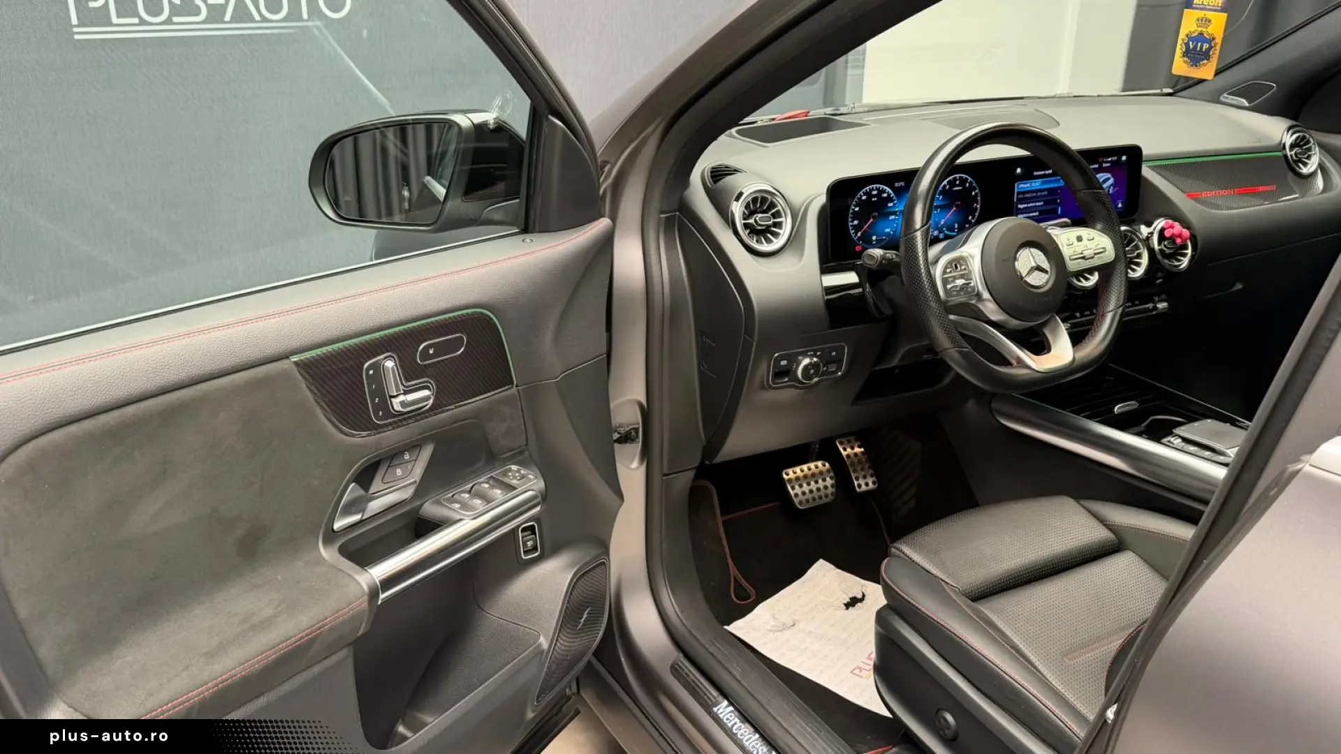 Mercedes Benz GLA 250 4Matic First Edition Pano R20 Burm