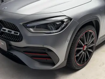 Mercedes Benz GLA 250 4Matic First Edition Pano R20 Burm