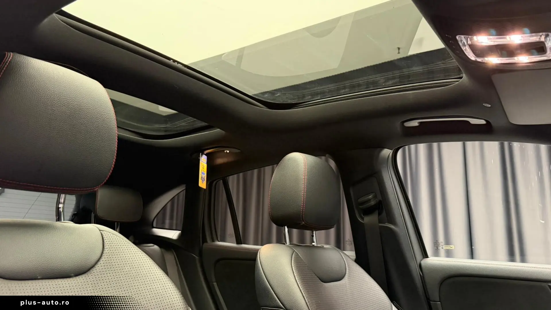 Mercedes Benz GLA 250 4Matic First Edition Pano R20 Burm