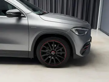 Mercedes Benz GLA 250 4Matic First Edition Pano R20 Burm