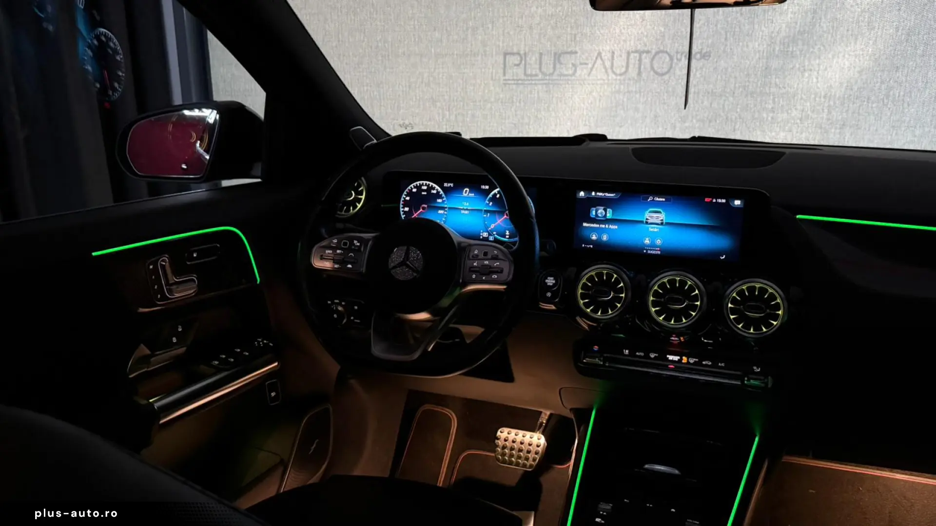 Mercedes Benz GLA 250 4Matic First Edition Pano R20 Burm