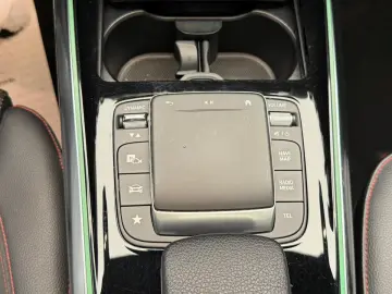 Mercedes Benz GLA 250 4Matic First Edition Pano R20 Burm