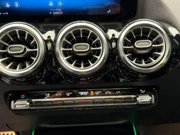 Mercedes Benz GLA 250 4Matic First Edition Pano R20 Burm