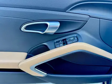 PORSCHE Boxster S 718 APPROVED04.2027 SPORTABGAS 20ZOLL