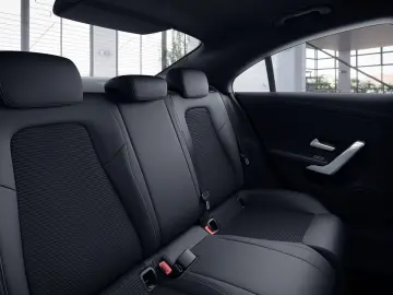 MERCEDES-BENZ CLA 180 Coupé Progressive Ambiente