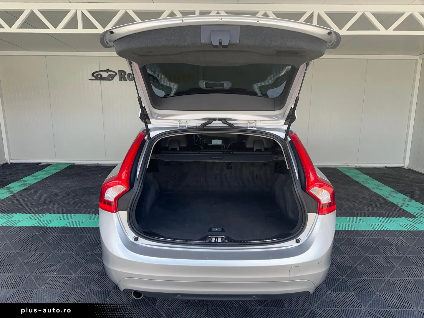 Volvo V60 2.0 Diesel 150 CP 2016