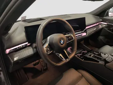 BMW 520d xDrive Limousine M Sport Standheizung LED