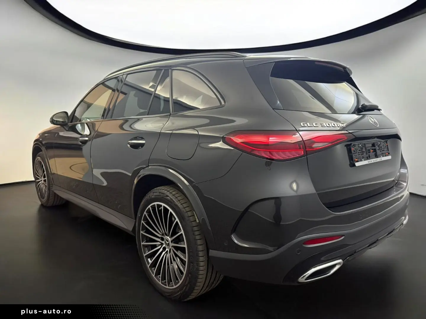 MERCEDES-BENZ GLC 300 de 4M AMG-LINE  PANO ACC AHK LED MBUX