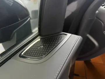 MERCEDES-BENZ GLC 300 de 4M AMG-LINE  PANO ACC AHK LED MBUX