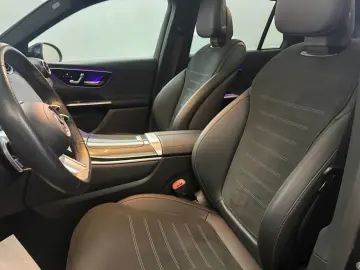 MERCEDES-BENZ GLC 300 de 4M AMG-LINE  PANO ACC AHK LED MBUX