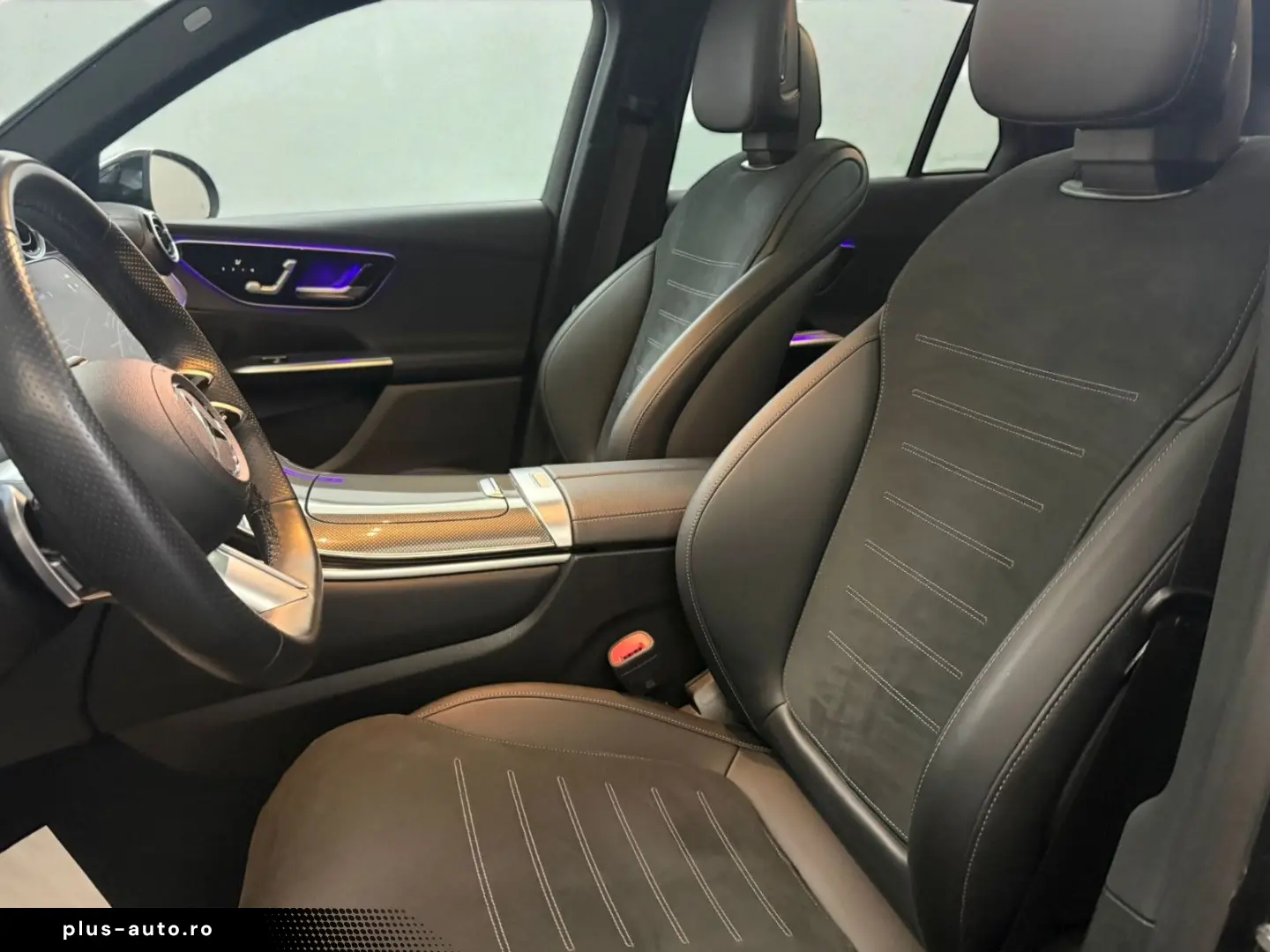 MERCEDES-BENZ GLC 300 de 4M AMG-LINE  PANO ACC AHK LED MBUX