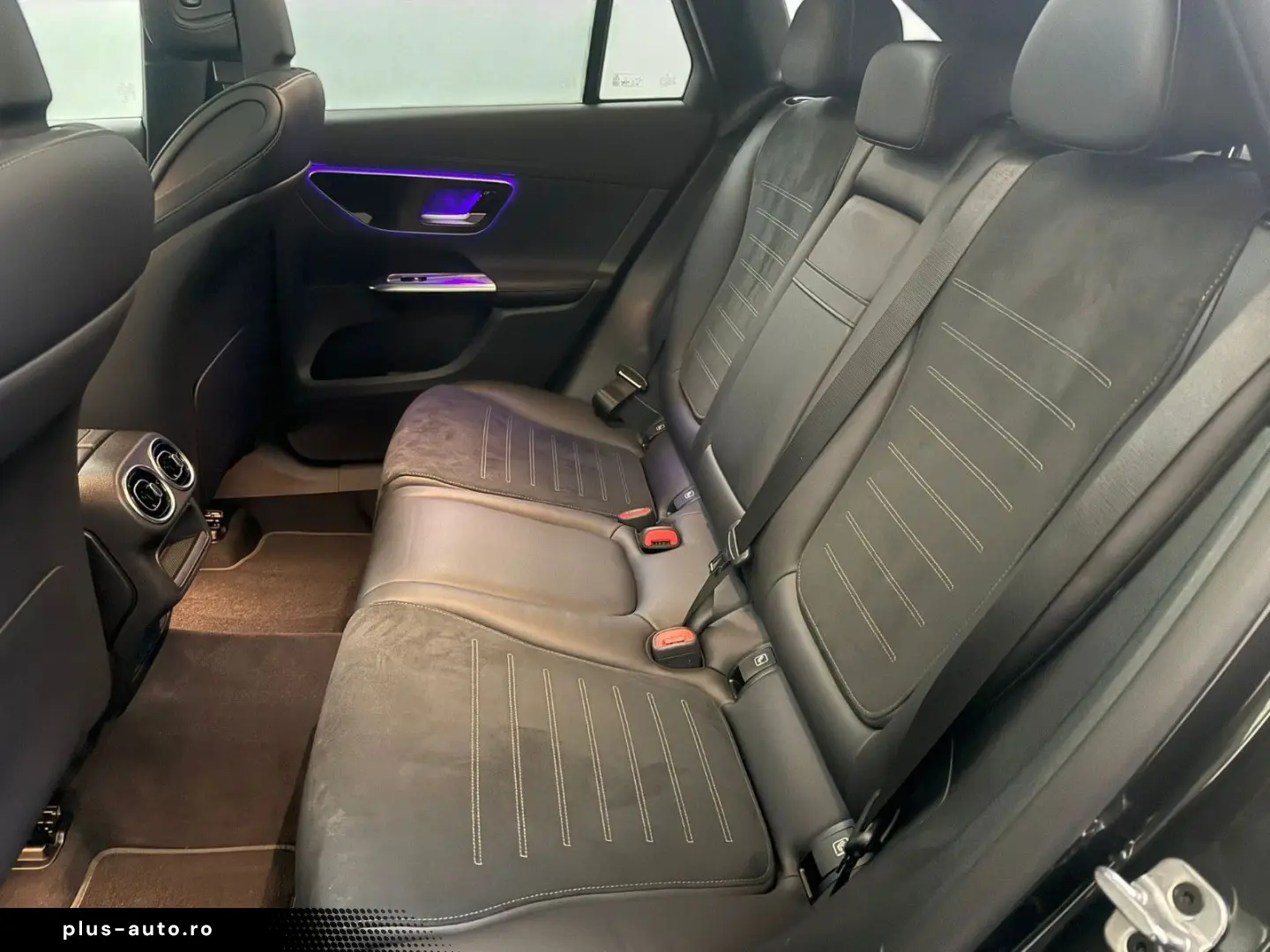 MERCEDES-BENZ GLC 300 de 4M AMG-LINE  PANO ACC AHK LED MBUX