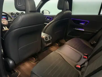 MERCEDES-BENZ GLC 300 de 4M AMG-LINE  PANO ACC AHK LED MBUX