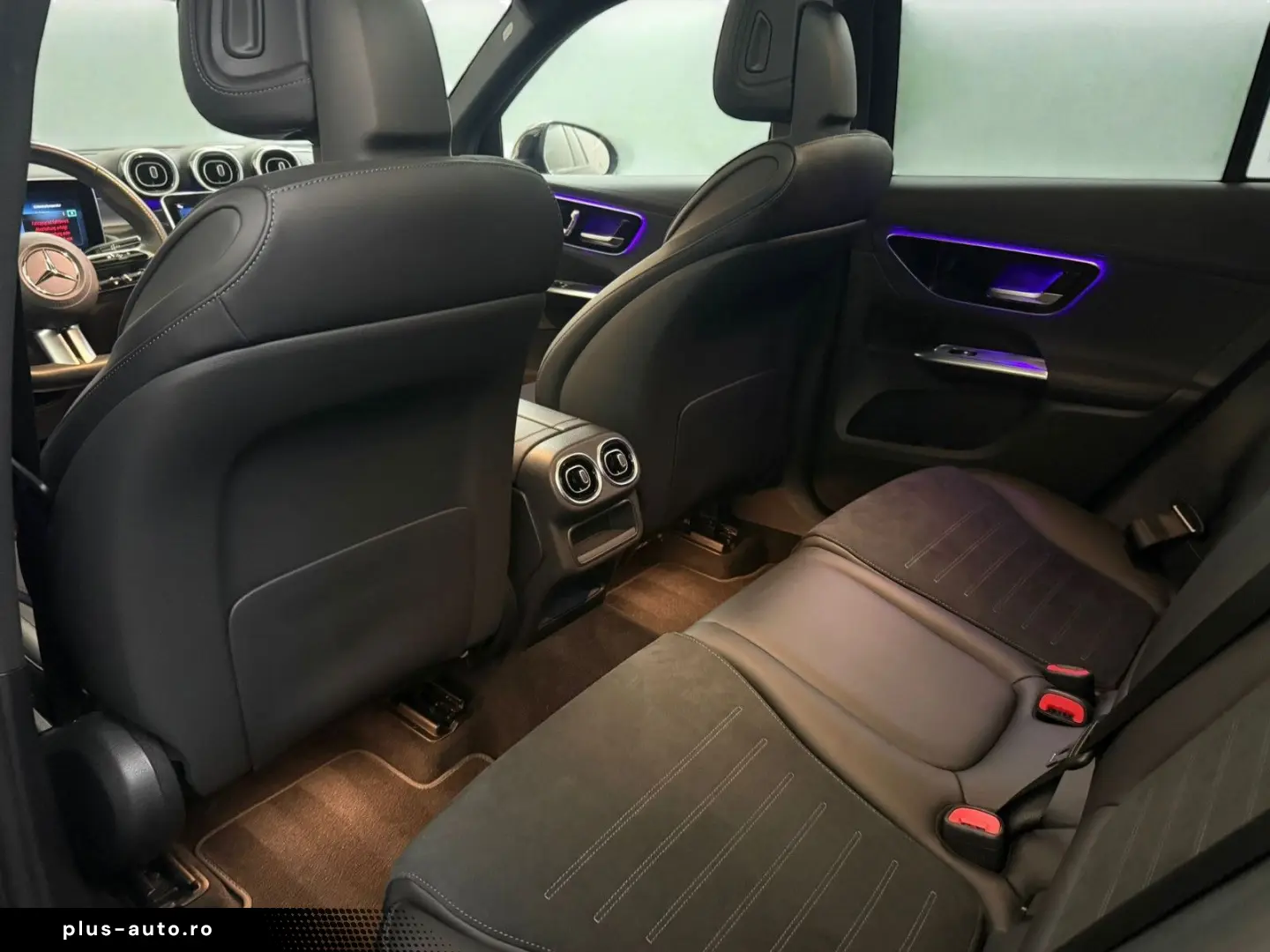 MERCEDES-BENZ GLC 300 de 4M AMG-LINE  PANO ACC AHK LED MBUX