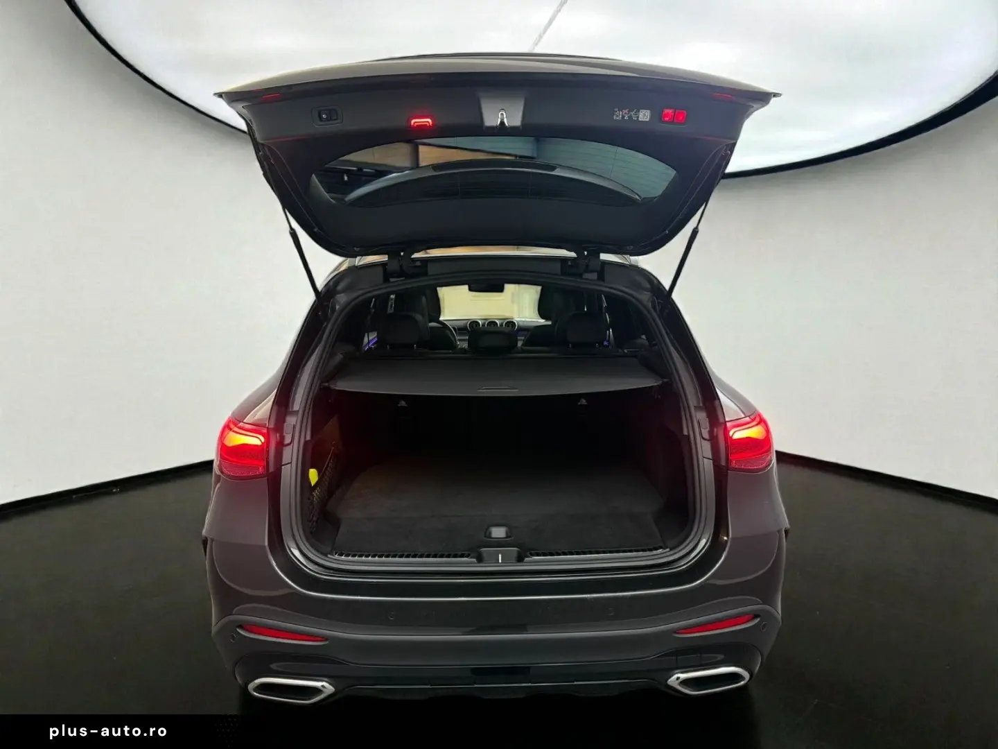 MERCEDES-BENZ GLC 300 de 4M AMG-LINE  PANO ACC AHK LED MBUX