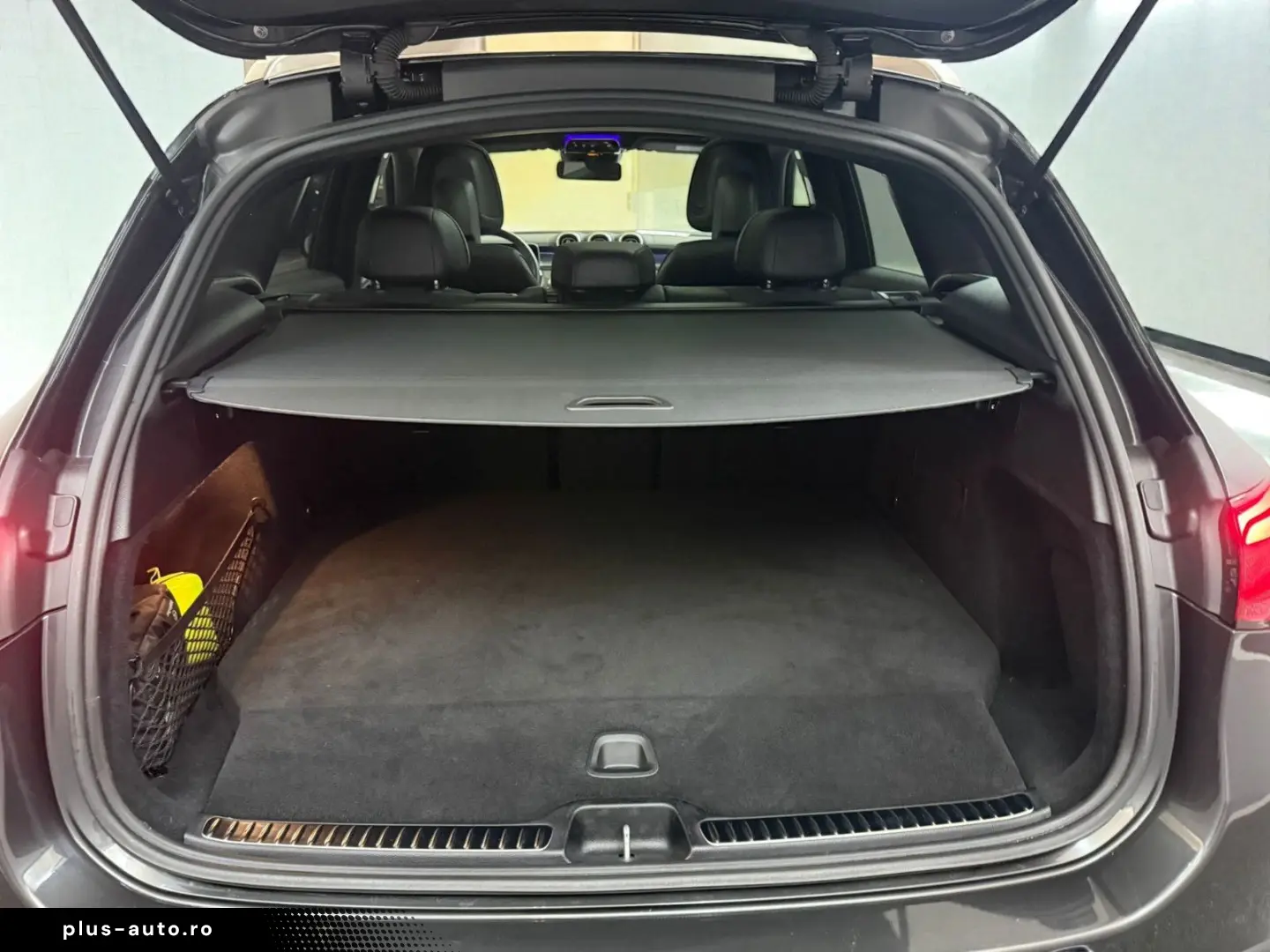 MERCEDES-BENZ GLC 300 de 4M AMG-LINE  PANO ACC AHK LED MBUX