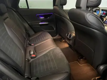 MERCEDES-BENZ GLC 300 de 4M AMG-LINE  PANO ACC AHK LED MBUX