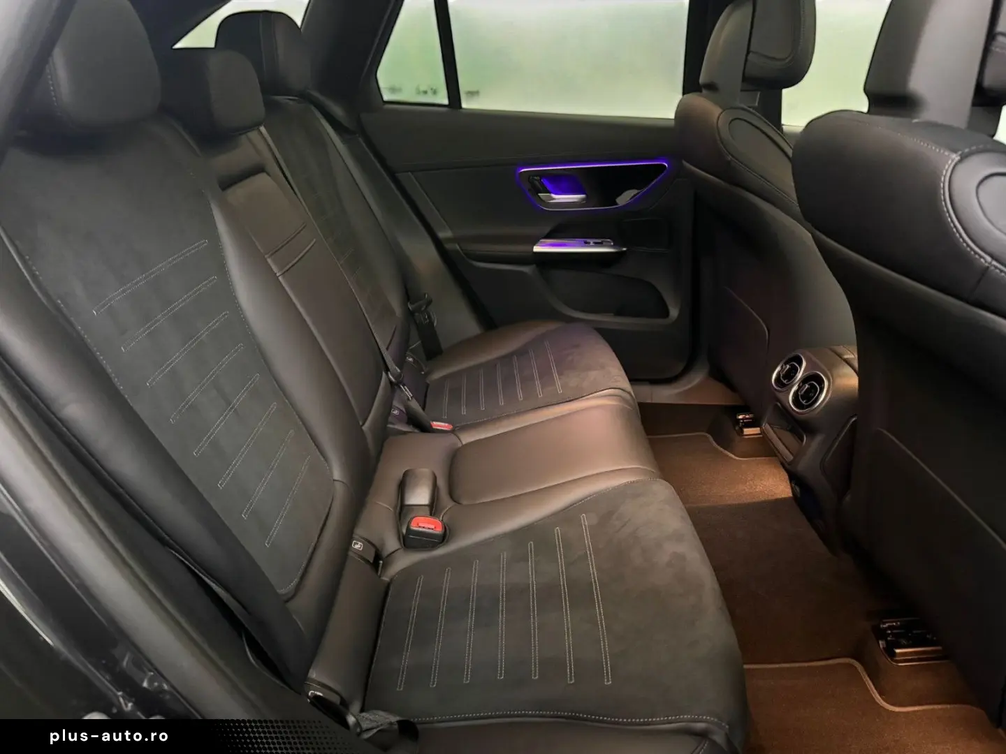 MERCEDES-BENZ GLC 300 de 4M AMG-LINE  PANO ACC AHK LED MBUX