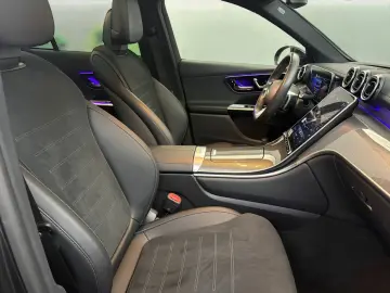 MERCEDES-BENZ GLC 300 de 4M AMG-LINE  PANO ACC AHK LED MBUX