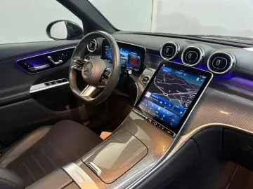 MERCEDES-BENZ GLC 300 de 4M AMG-LINE  PANO ACC AHK LED MBUX