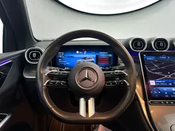 MERCEDES-BENZ GLC 300 de 4M AMG-LINE  PANO ACC AHK LED MBUX