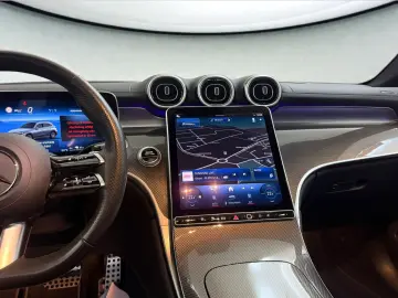 MERCEDES-BENZ GLC 300 de 4M AMG-LINE  PANO ACC AHK LED MBUX