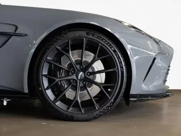 Aston Martin V8 Vantage Roadster China Grey