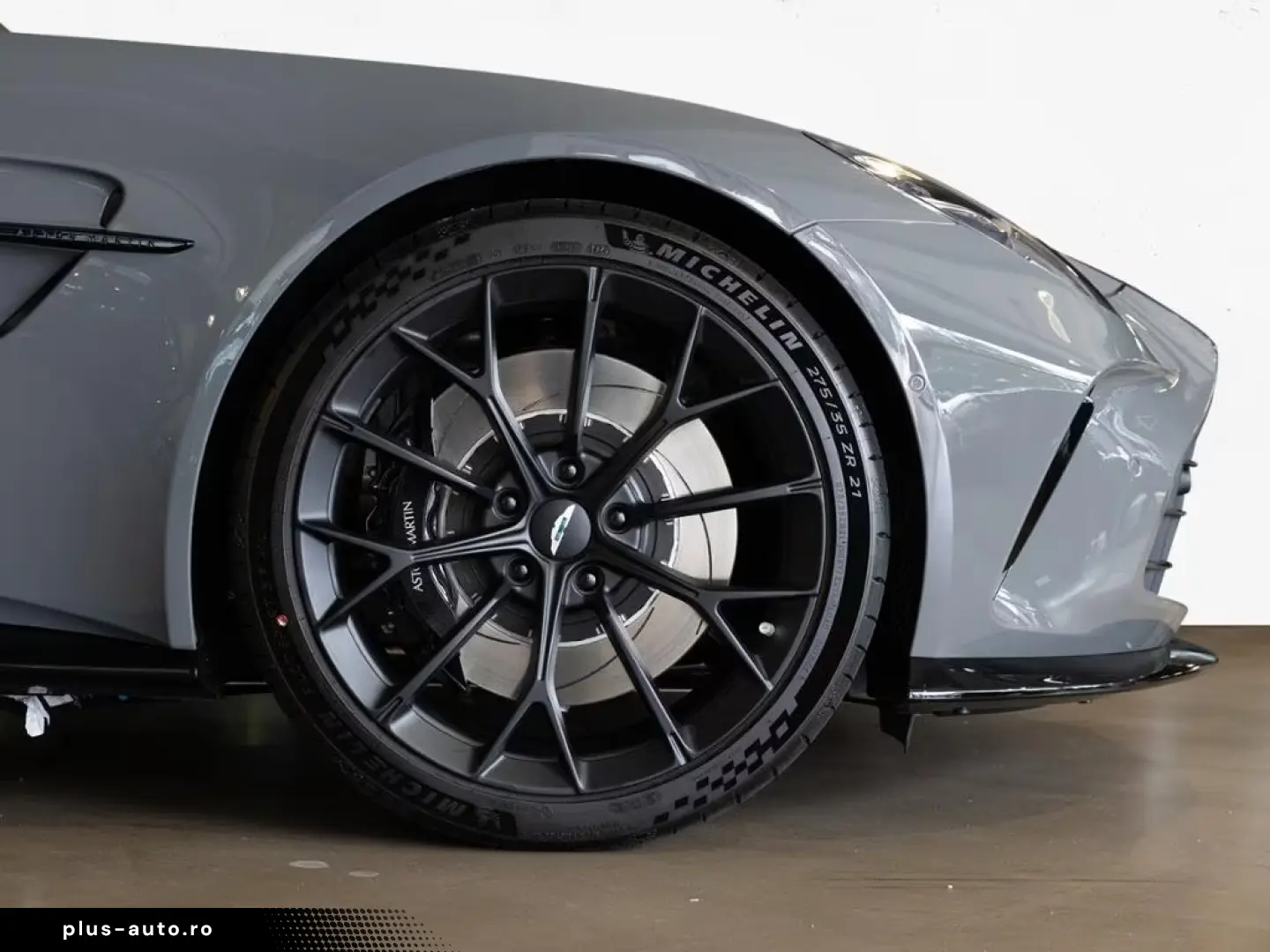 Aston Martin V8 Vantage Roadster China Grey