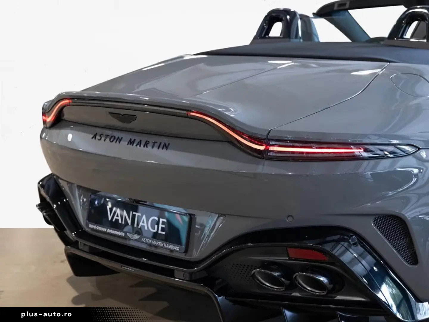 Aston Martin V8 Vantage Roadster China Grey