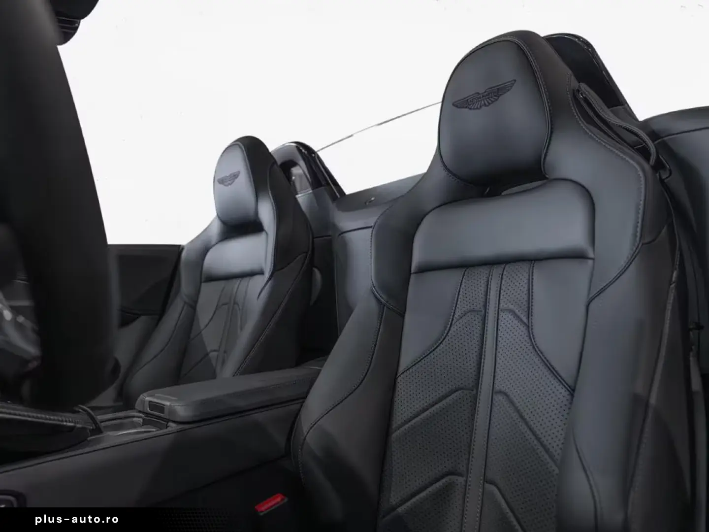 Aston Martin V8 Vantage Roadster China Grey